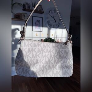 Michael Kors Jet Set Signature Shoulder Bag